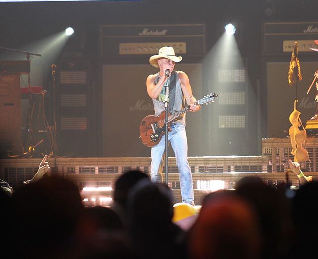 The only way to survive a 14° day is to reminisce on warmer times 🏖☀️