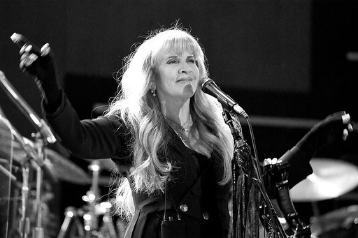 We’re celebrating #InternationalHappinessDay with Fleetwood Mac! We’d say that’s a reason to smile. Doors are at 6:30 and the show starts at 8. •
•
📷: Denis Truscello/Getty Images