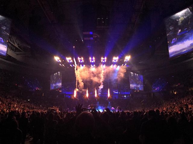 Mumford & Sons brought their light to the #TUCenter last night. #DeltaTourAlbany