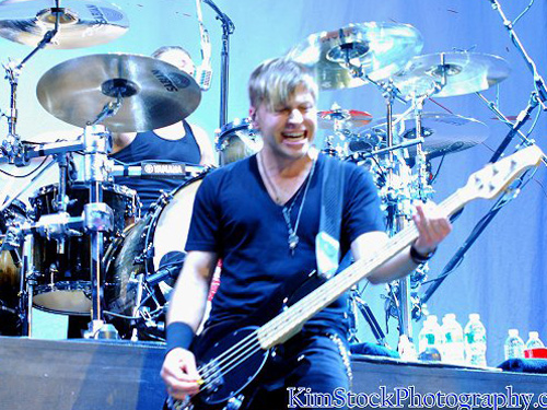 Avenged Sevenfold with Three Days Grace & Sevendust  photo